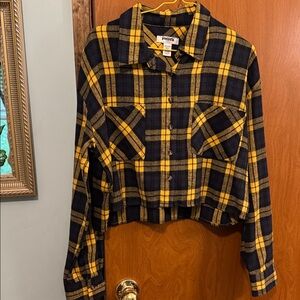 RSQ Black and Yellow Plaid Cropped Shirt